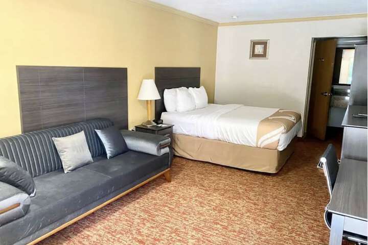 Room 8 of 15