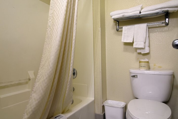 Room 9 of 40