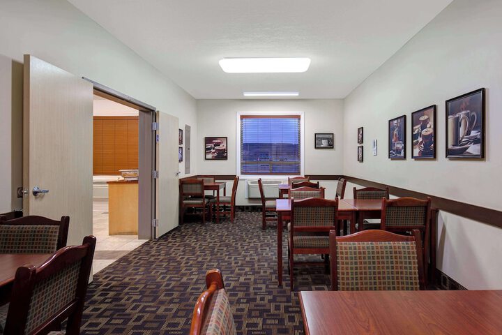 Days Inn by Wyndham Dawson Creek