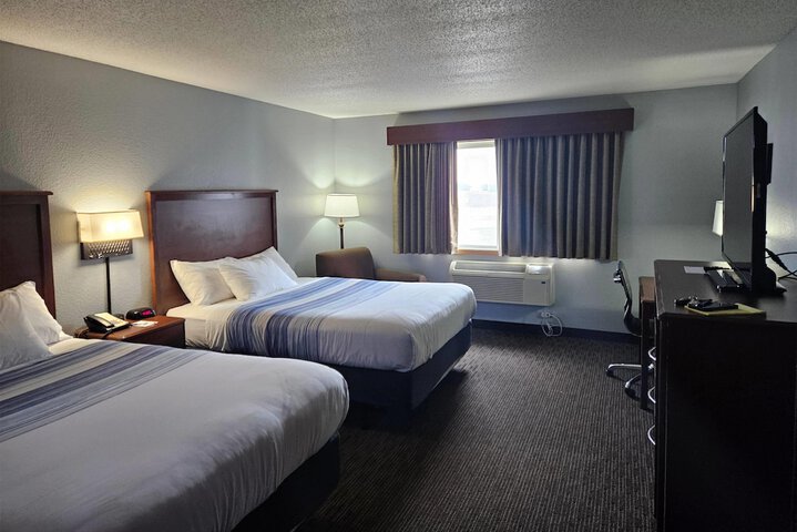 AmericInn by Wyndham Marshall