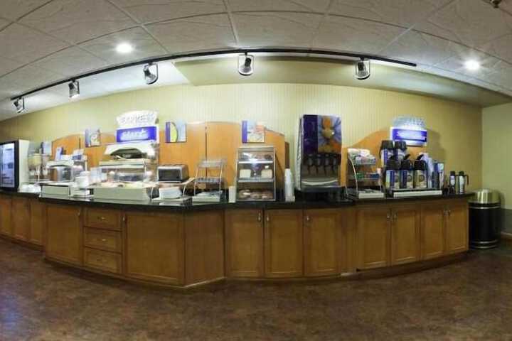 Holiday Inn Express Fayetteville- Univ of AR Area by IHG