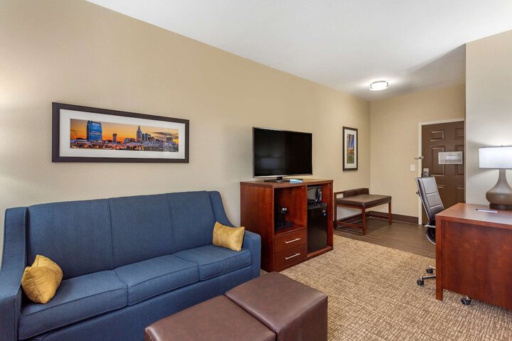 Comfort Suites Clarksville near Governors Square Mall