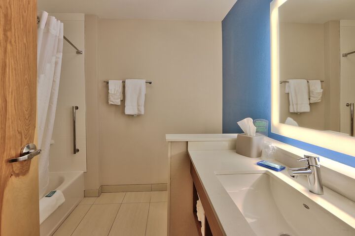 Holiday Inn Express & Suites Roswell by IHG