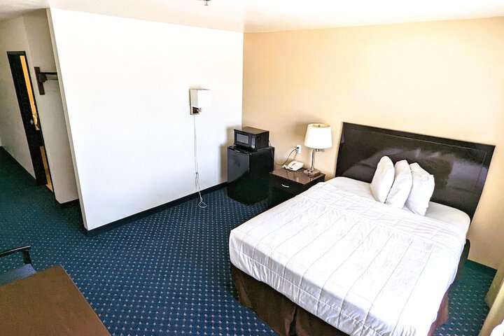 Room 16 of 33