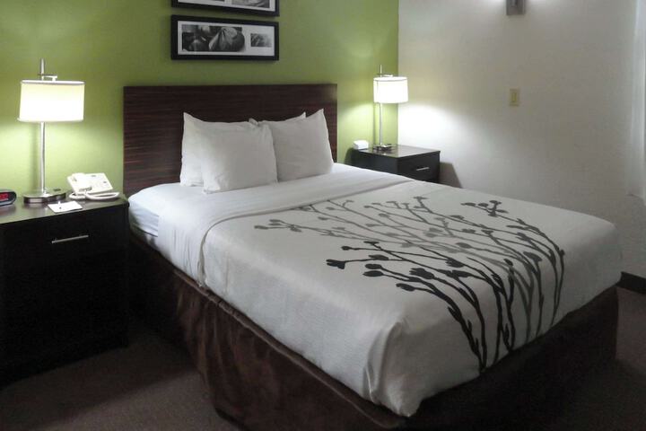 Room 8 of 13