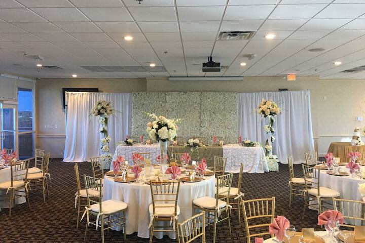 Ballroom/Hall 68 of 75