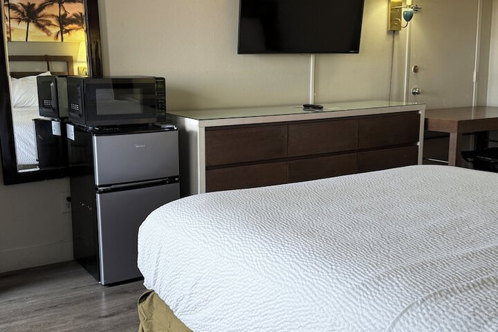 Days Inn by Wyndham Ontario Airport