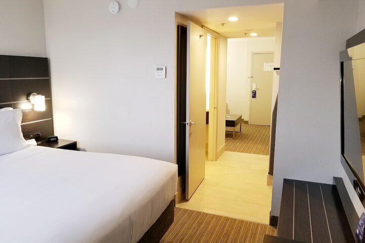 Holiday Inn Express & Suites Miami - Hialeah by IHG