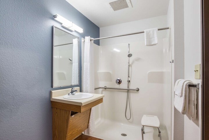 Room 12 of 22