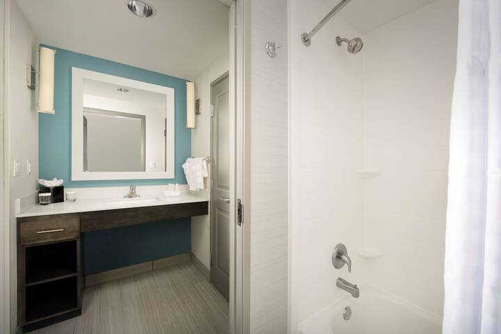 Room 26 of 37