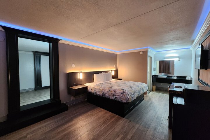 Room 18 of 41