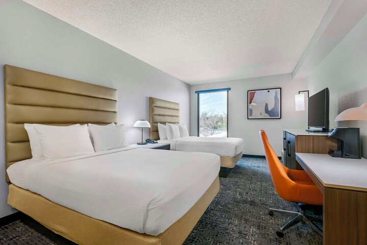 Room 13 of 25