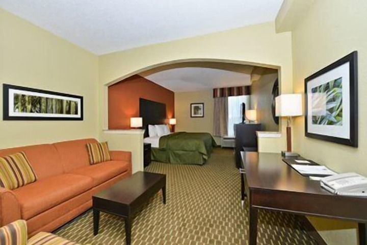 Comfort Inn Meridian - Bonita Lakes