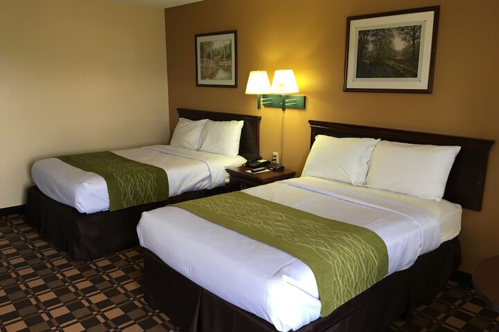Cabot Inn & Suites
