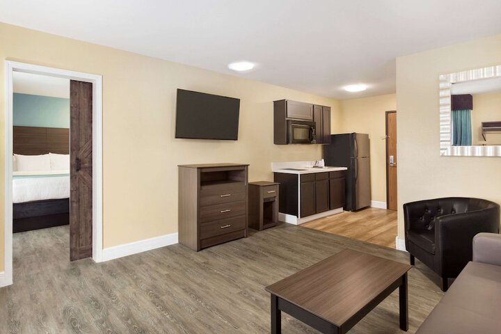 Room 18 of 60