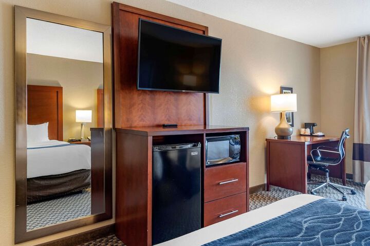 Comfort Inn & Suites Blue Ridge