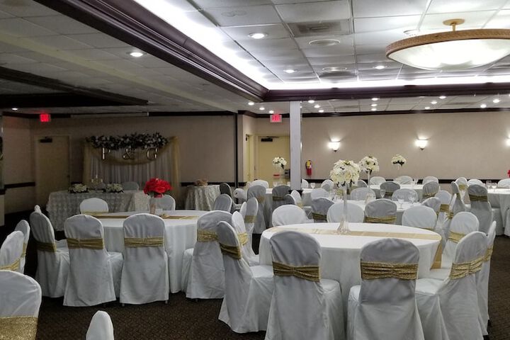Ballroom/Hall 49 of 58