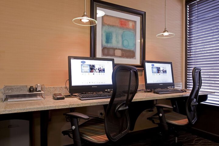 Business Center 31 of 32