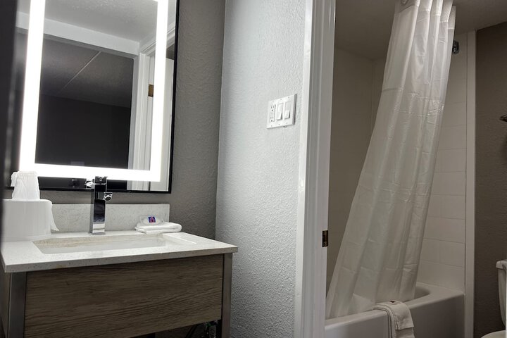 Room 17 of 25
