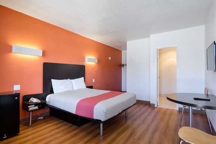 Room 17 of 30