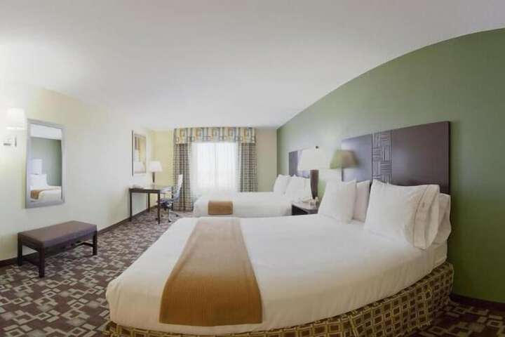 Room 16 of 47