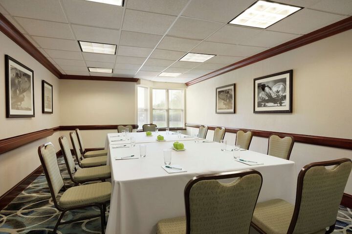 Homewood Suites by Hilton Dulles-North / Loudoun