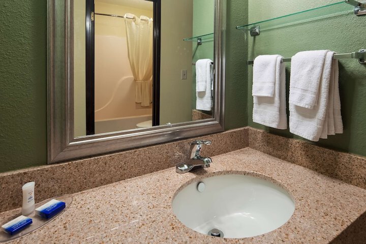 Best Western Mansfield / Bellville