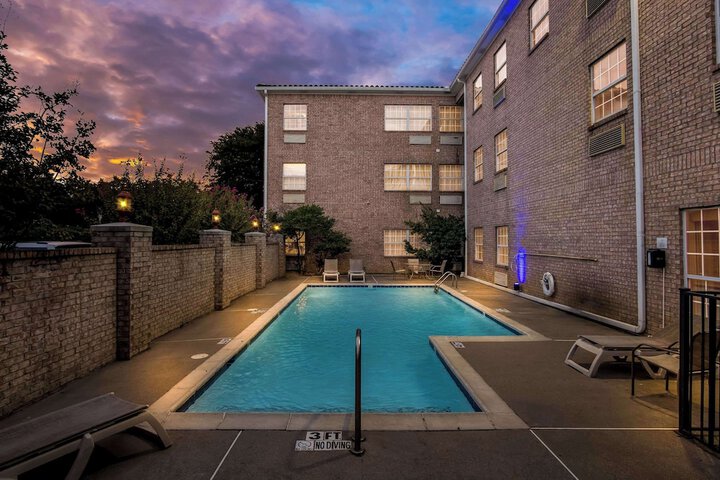 MainStay Suites Addison-Dallas