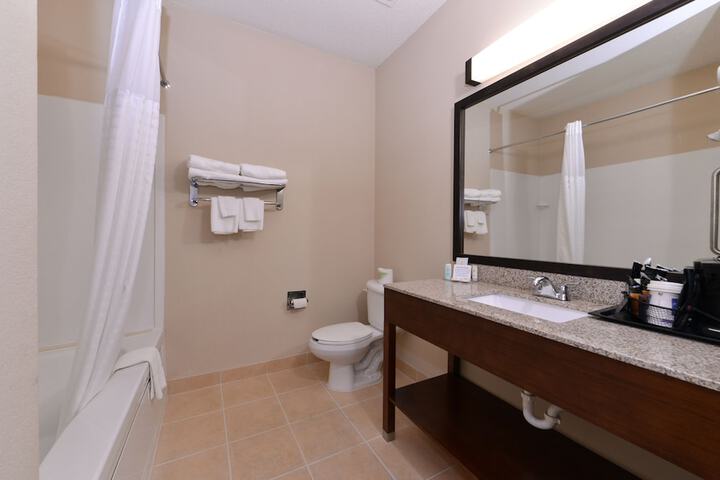 Room 10 of 38