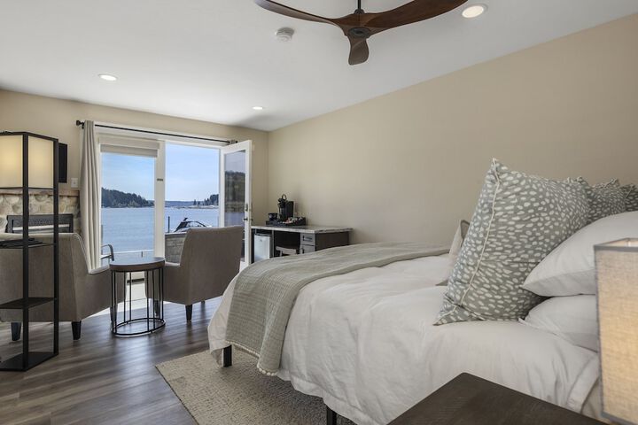 Waterfront Inn