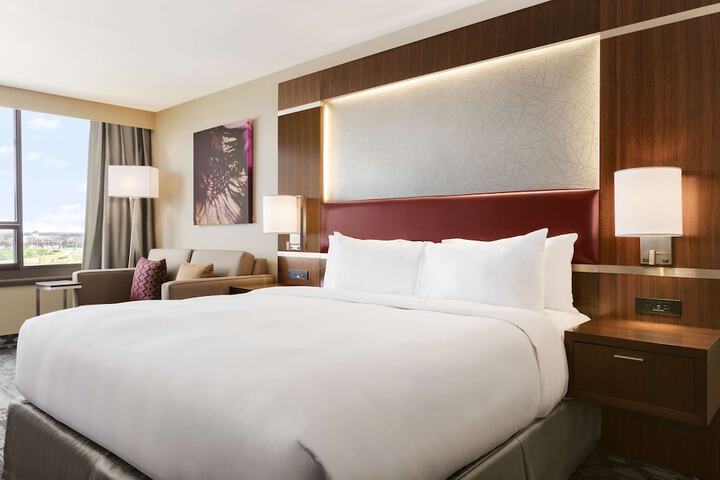 DoubleTree by Hilton Toronto Airport West