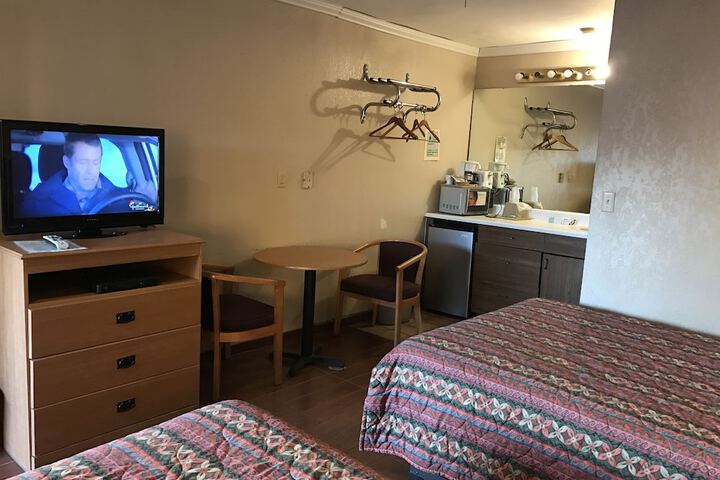 Room 43 of 100