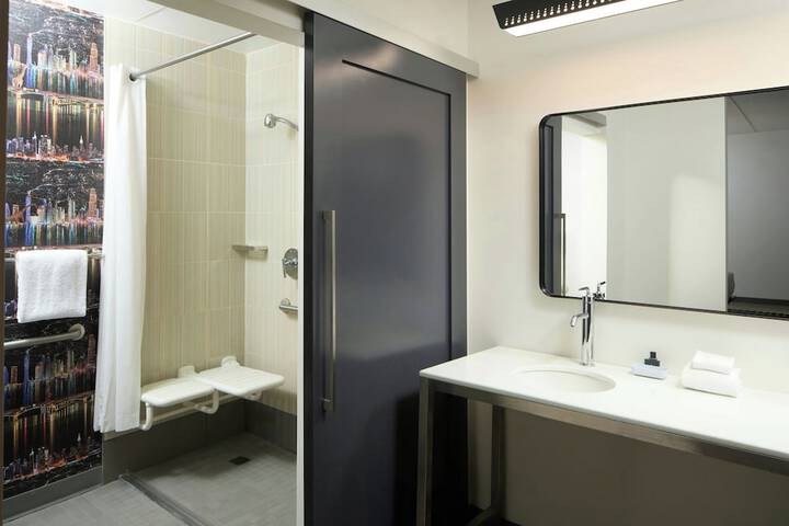 Aloft by Marriott Arundel Mills BWI Airport