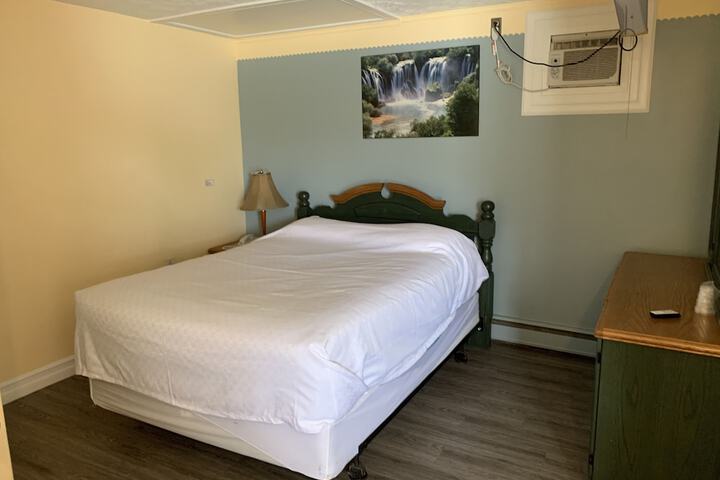 Room 18 of 85