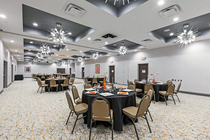 Holiday Inn Houston NE - Bush Airport Area by IHG