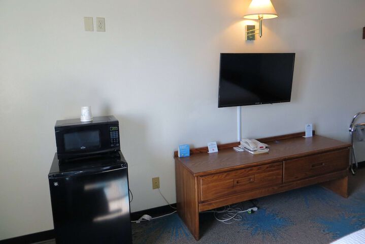 Room 33 of 60