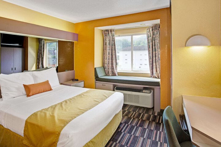 Microtel Inn & Suites by Wyndham Gatlinburg