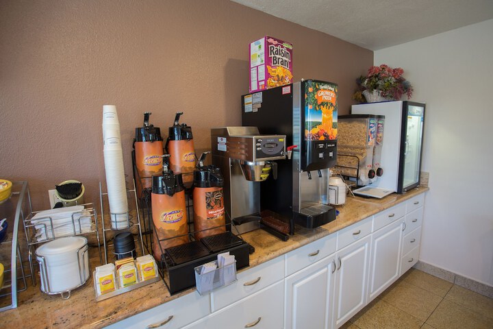Breakfast/Coffee Service 29 of 36