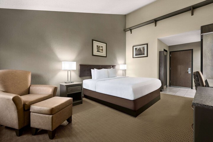 Room 42 of 73