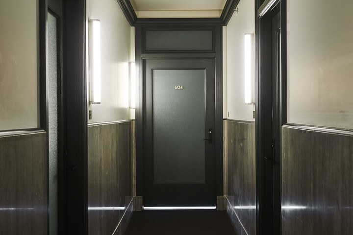 Ballroom/Hall 81 of 88