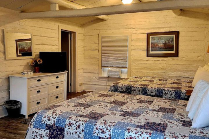 Room 10 of 19
