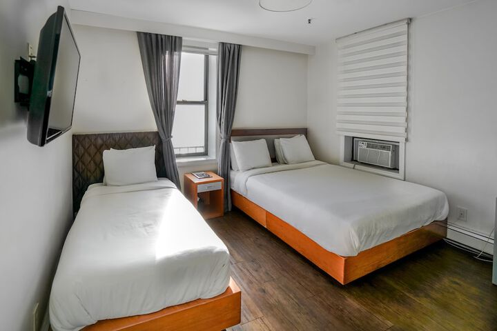 Room 12 of 35