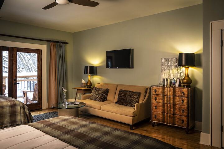 Room 250 of 335