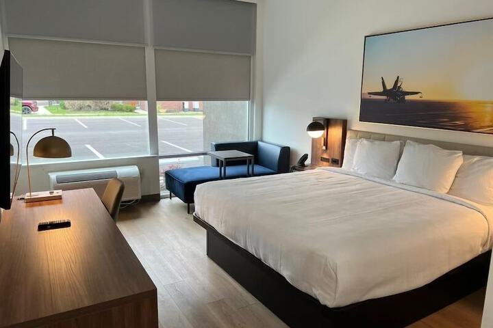 La Quinta Inn & Suites by Wyndham Manchester / Arnold AFB