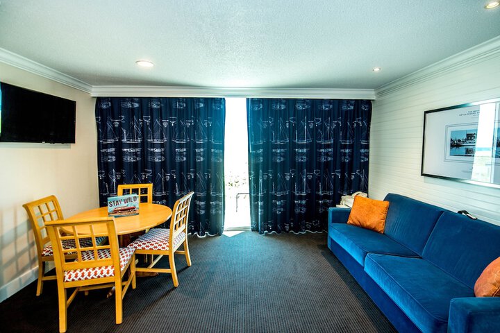 Room 30 of 41