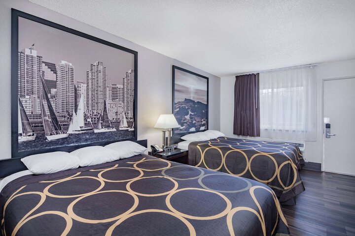 Room 15 of 43