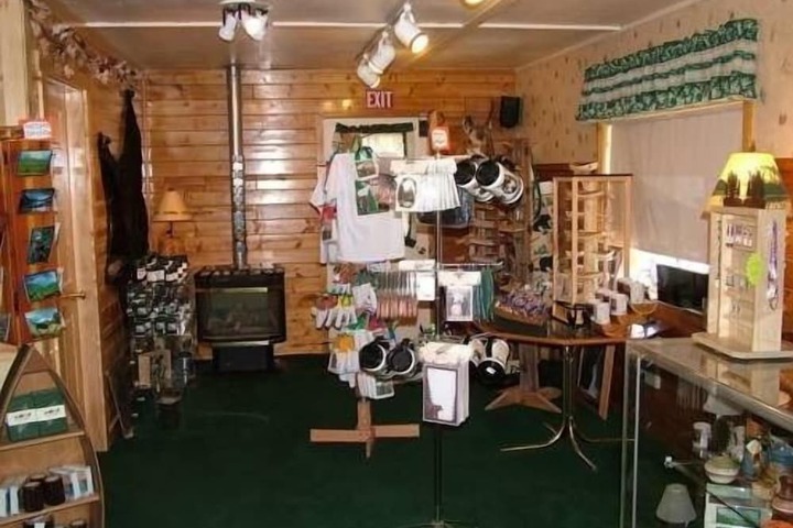 Gift Shop 56 of 60