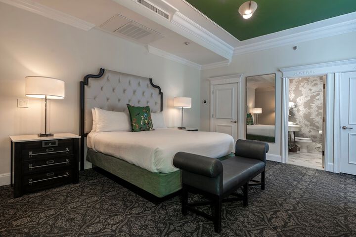 Room 124 of 212