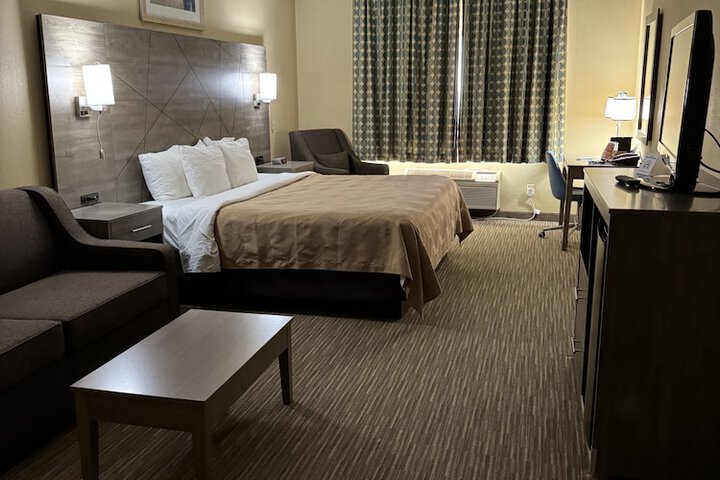 Room 33 of 44