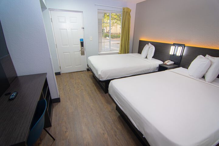 Room 21 of 43